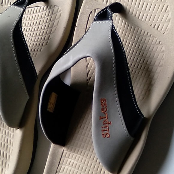 NWOT SLIPLESS SANDALS, TAN/BLACK - Picture 2 of 3